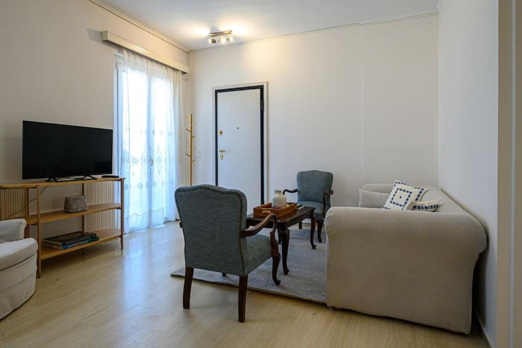 Anna'S Apartment Каламата Екстериор снимка
