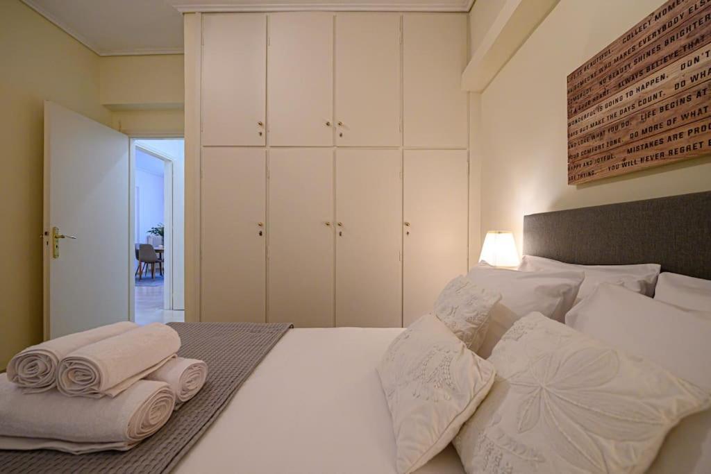Anna'S Apartment Каламата Екстериор снимка