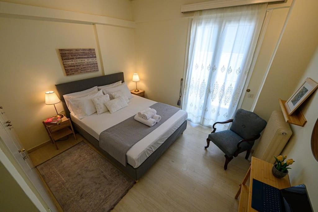 Anna'S Apartment Каламата Екстериор снимка