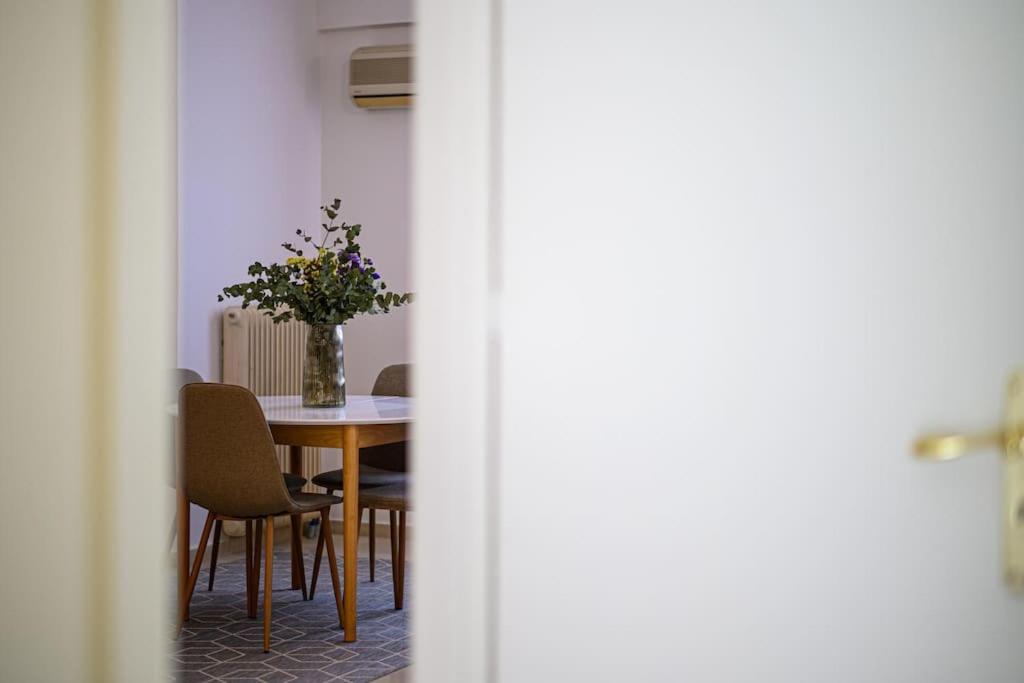 Anna'S Apartment Каламата Екстериор снимка