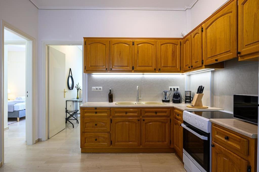 Anna'S Apartment Каламата Екстериор снимка