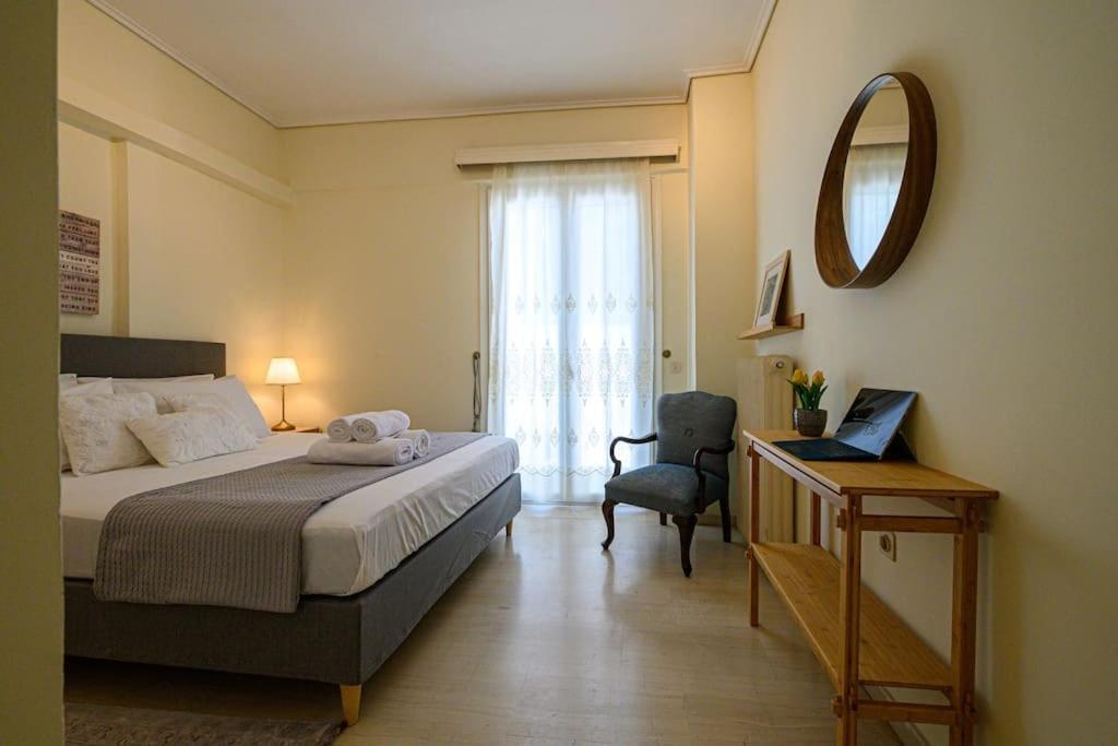 Anna'S Apartment Каламата Екстериор снимка