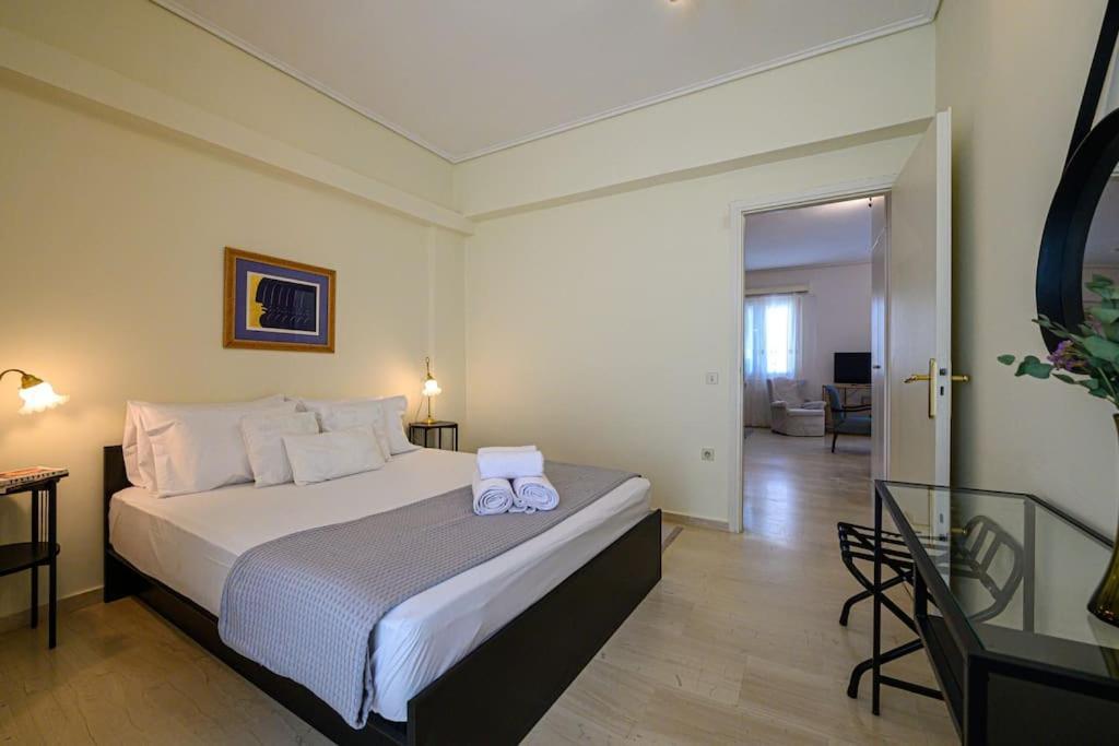 Anna'S Apartment Каламата Екстериор снимка
