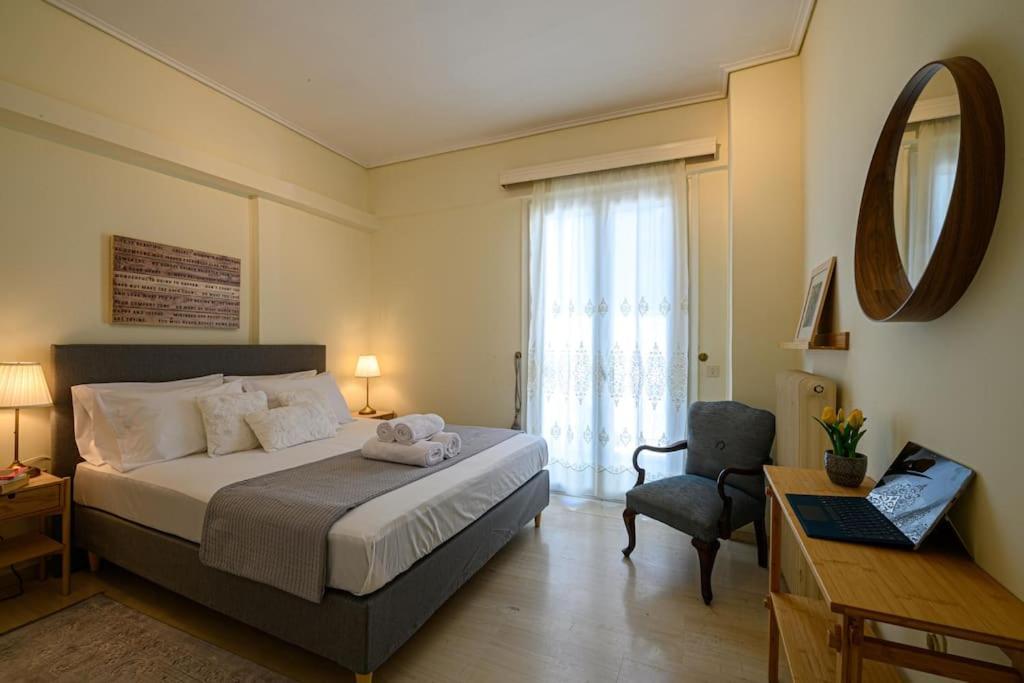 Anna'S Apartment Каламата Екстериор снимка